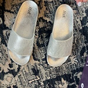 H2K Women's Silver Sandals